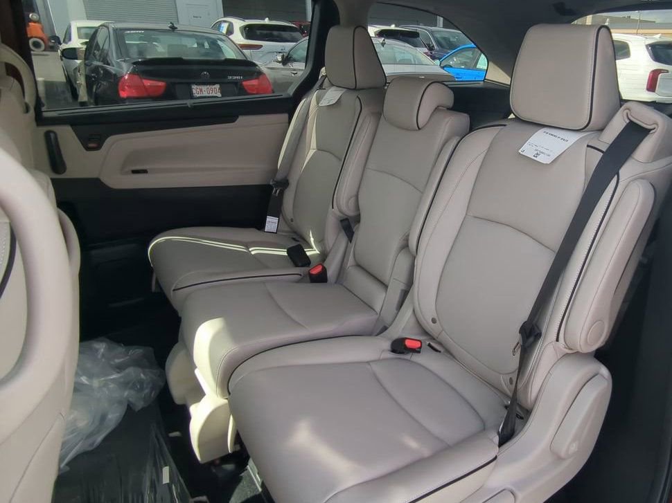 New 2026 Honda Odyssey Touring image 12