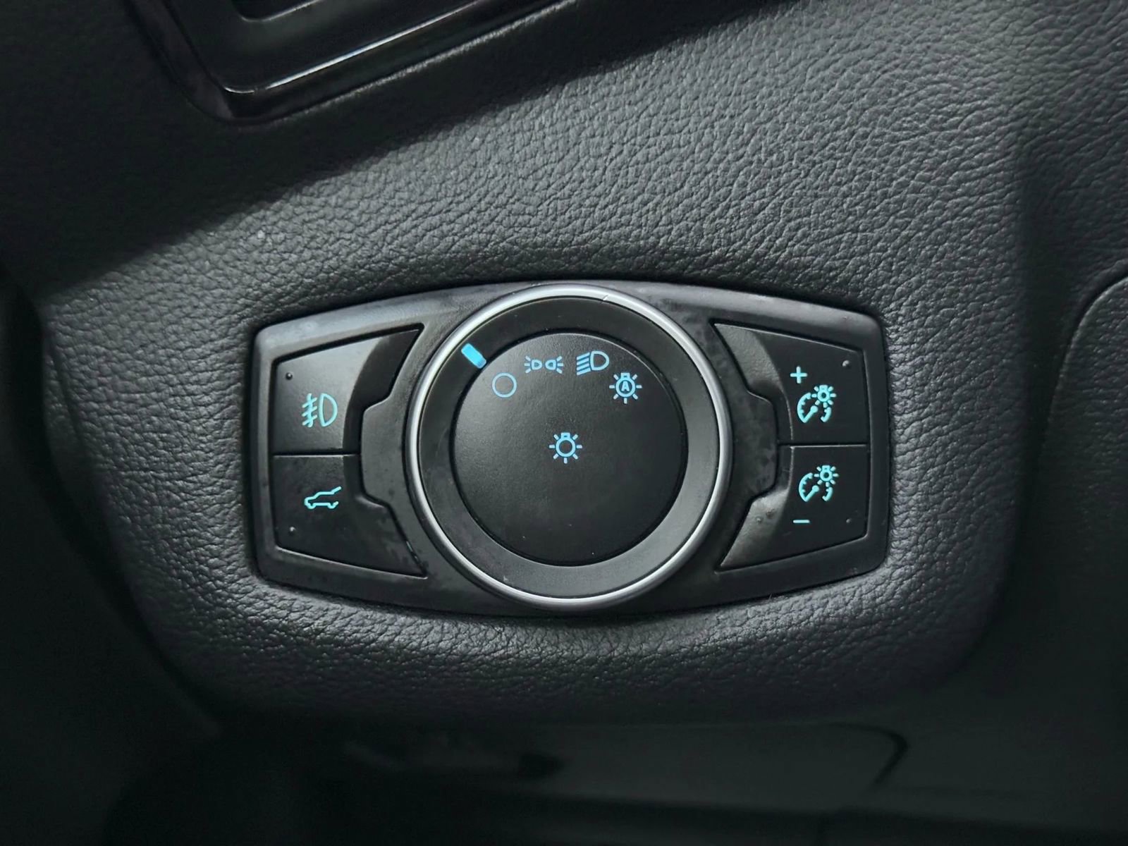 Used 2018 Ford Escape Titanium image 27