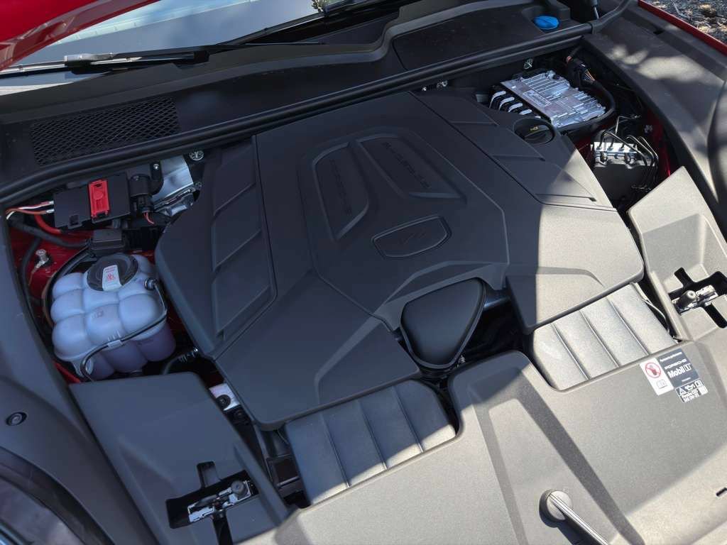 New 2026 Porsche Cayenne Coupe AWD/4WD image 19