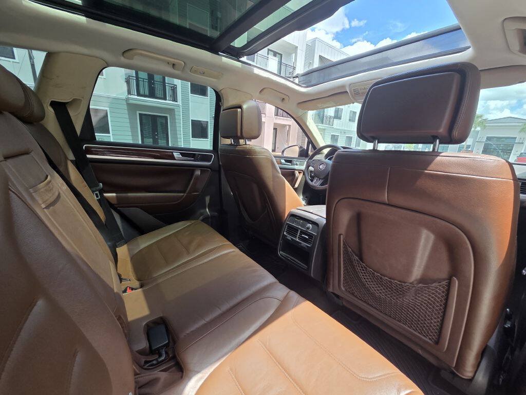 Used 2011 Volkswagen Touareg VR6 AWD/4WD image 42