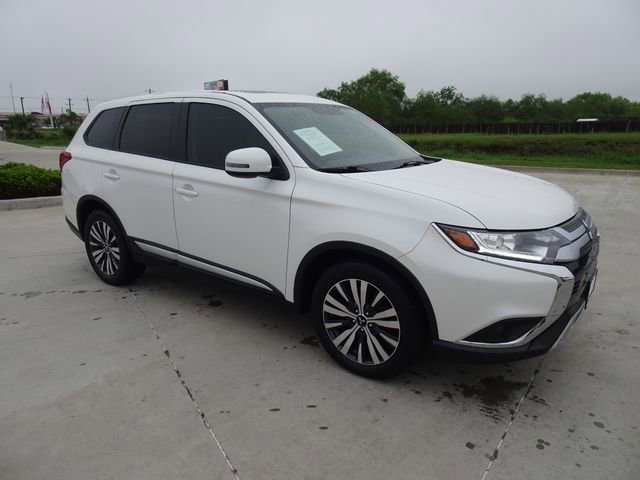 Used 2019 Mitsubishi Outlander SE image 3