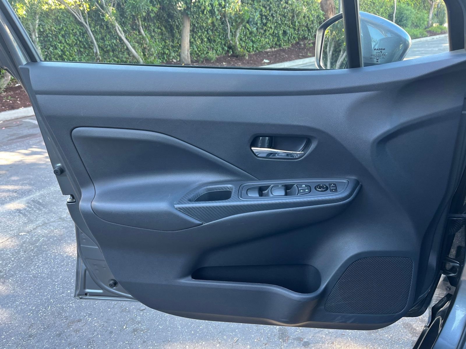 Used 2025 Nissan Versa SV image 18