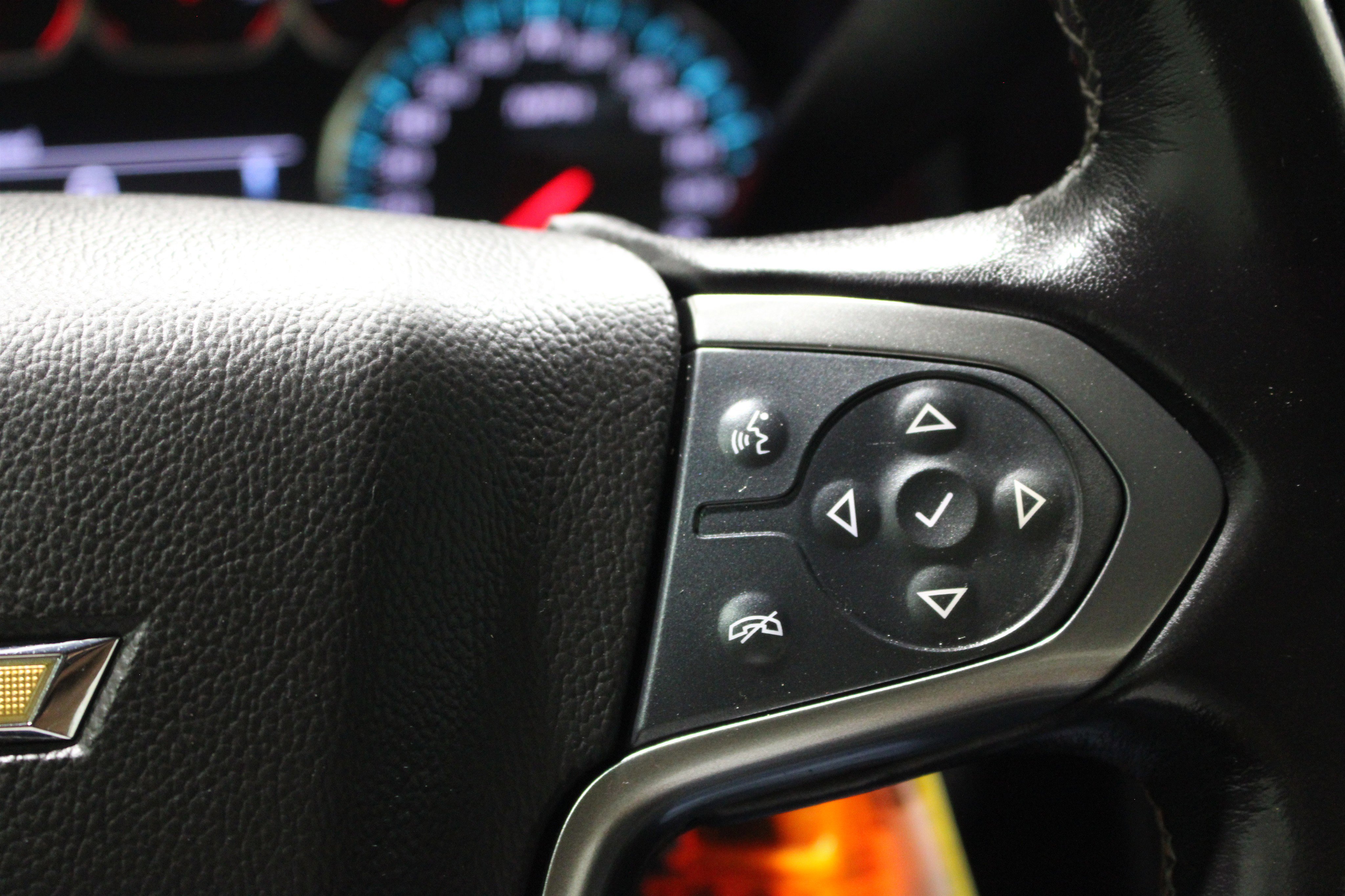 Used 2019 Chevrolet Silverado 1500 LT AWD/4WD image 11