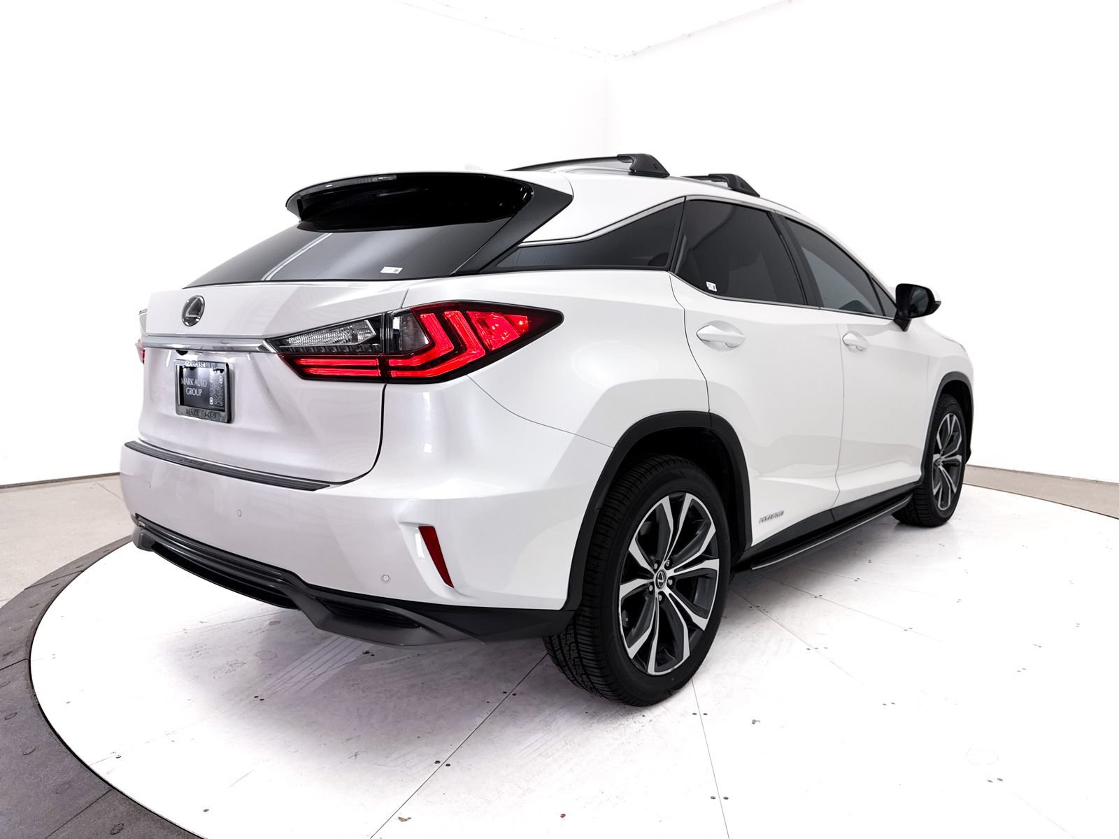 Used 2019 Lexus RX 450h AWD w/ Navigation Package image 18