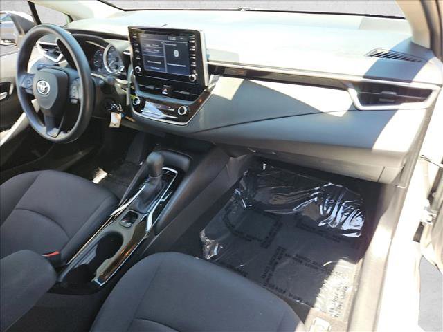 Used 2020 Toyota Corolla LE w/ Carpet Mat Package (TMS) FWD image 25