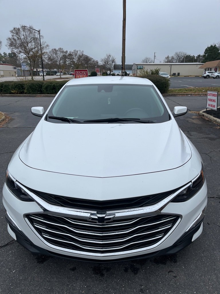 Used 2022 Chevrolet Malibu LS w/ Driver Confidence Package II image 2