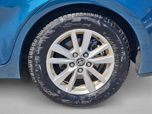 Used 2025 Toyota Camry LE w/ Convenience Package image 4