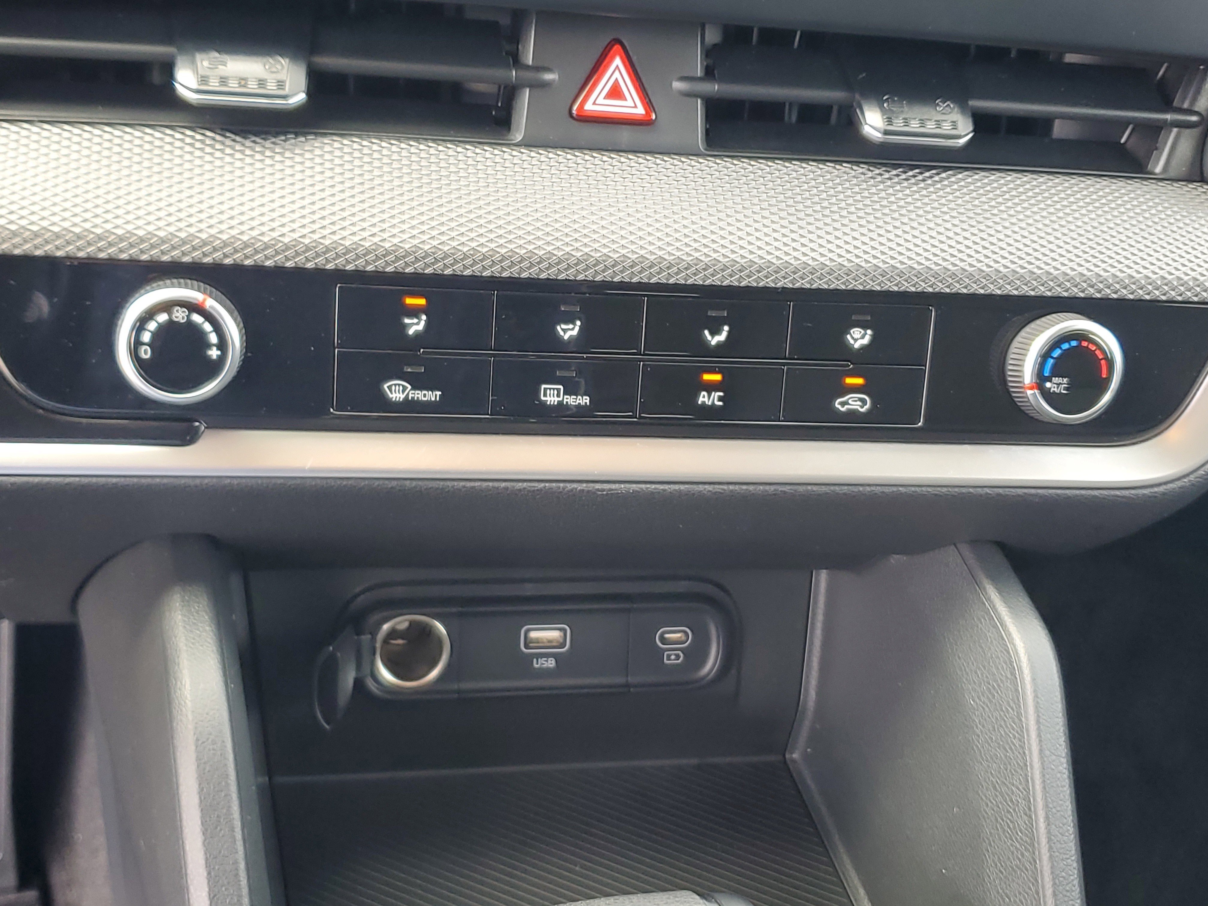 Used 2025 Kia Sportage LX image 23