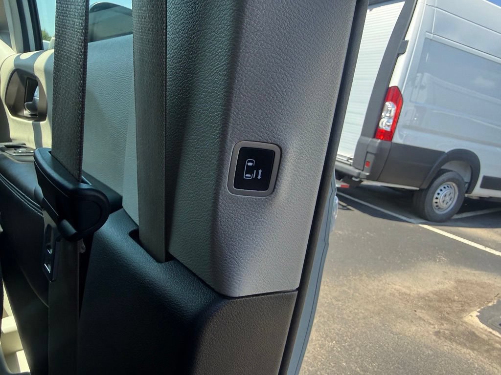 Used 2023 Chrysler Voyager LX FWD image 51
