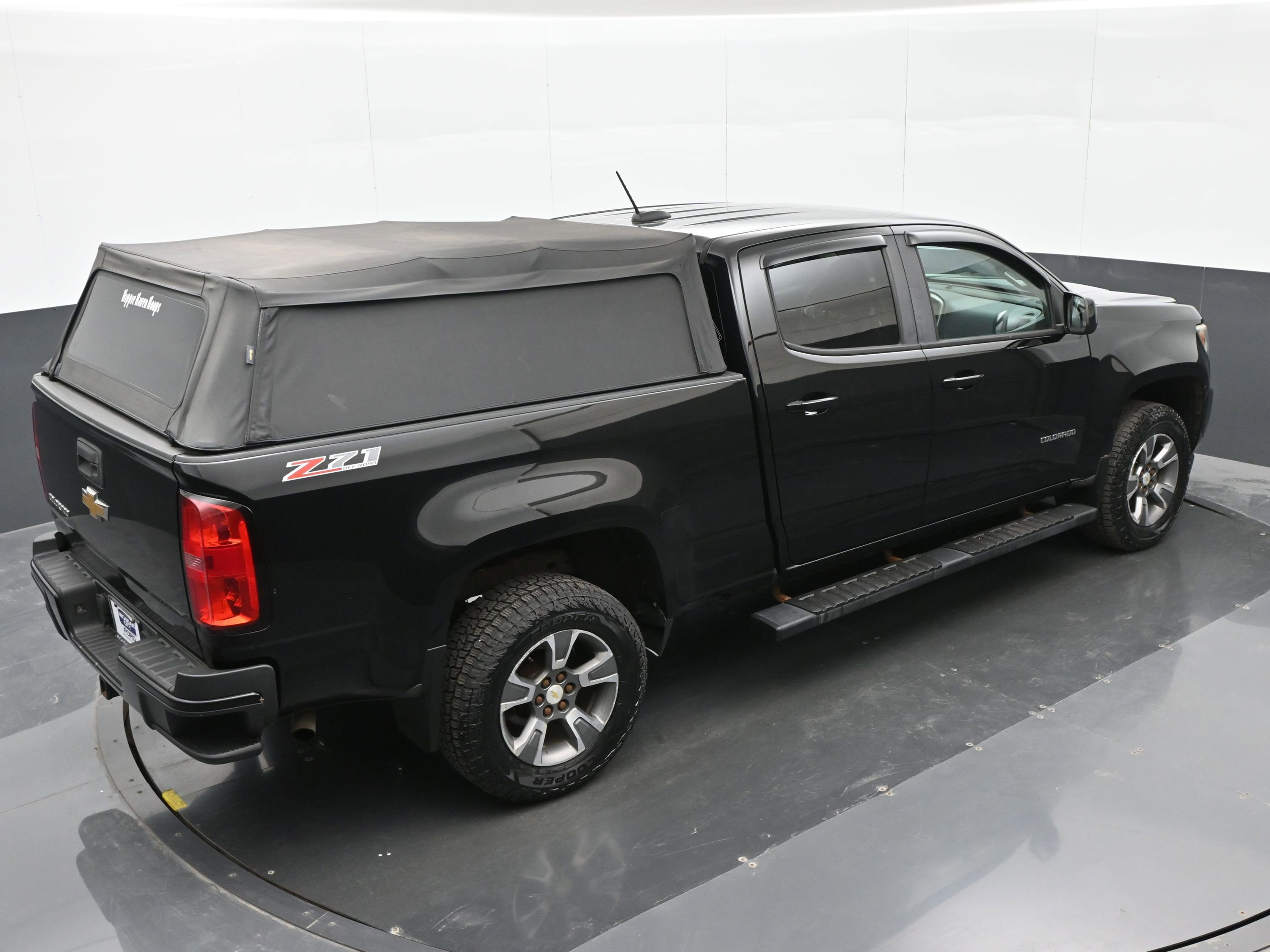 Used 2015 Chevrolet Colorado Z71 AWD/4WD image 34