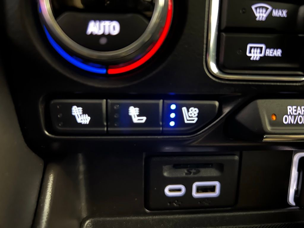 Used 2021 Chevrolet Tahoe High Country image 34