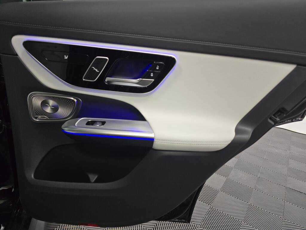 New 2026 Mercedes-Benz GLC 300 4MATIC image 24