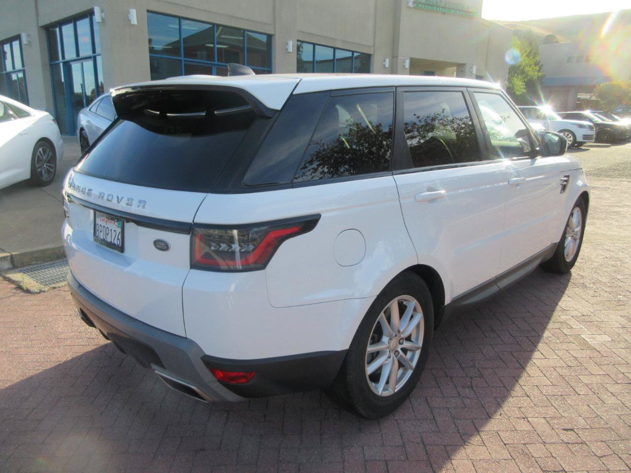 Used 2020 Land Rover Range Rover Sport SE AWD/4WD image 2