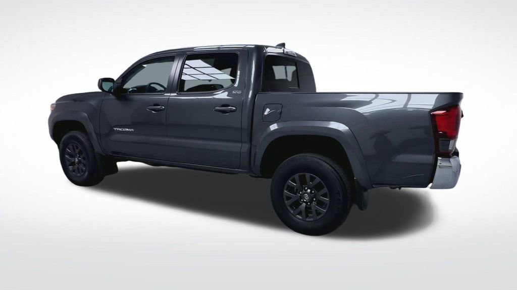 Certified 2023 Toyota Tacoma SR5 AWD/4WD image 7
