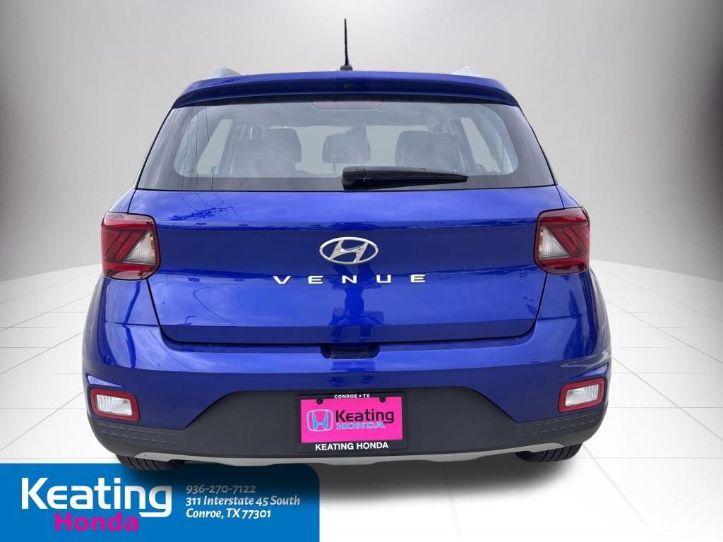 Used 2023 Hyundai Venue Limited w/ Cargo Package image 8