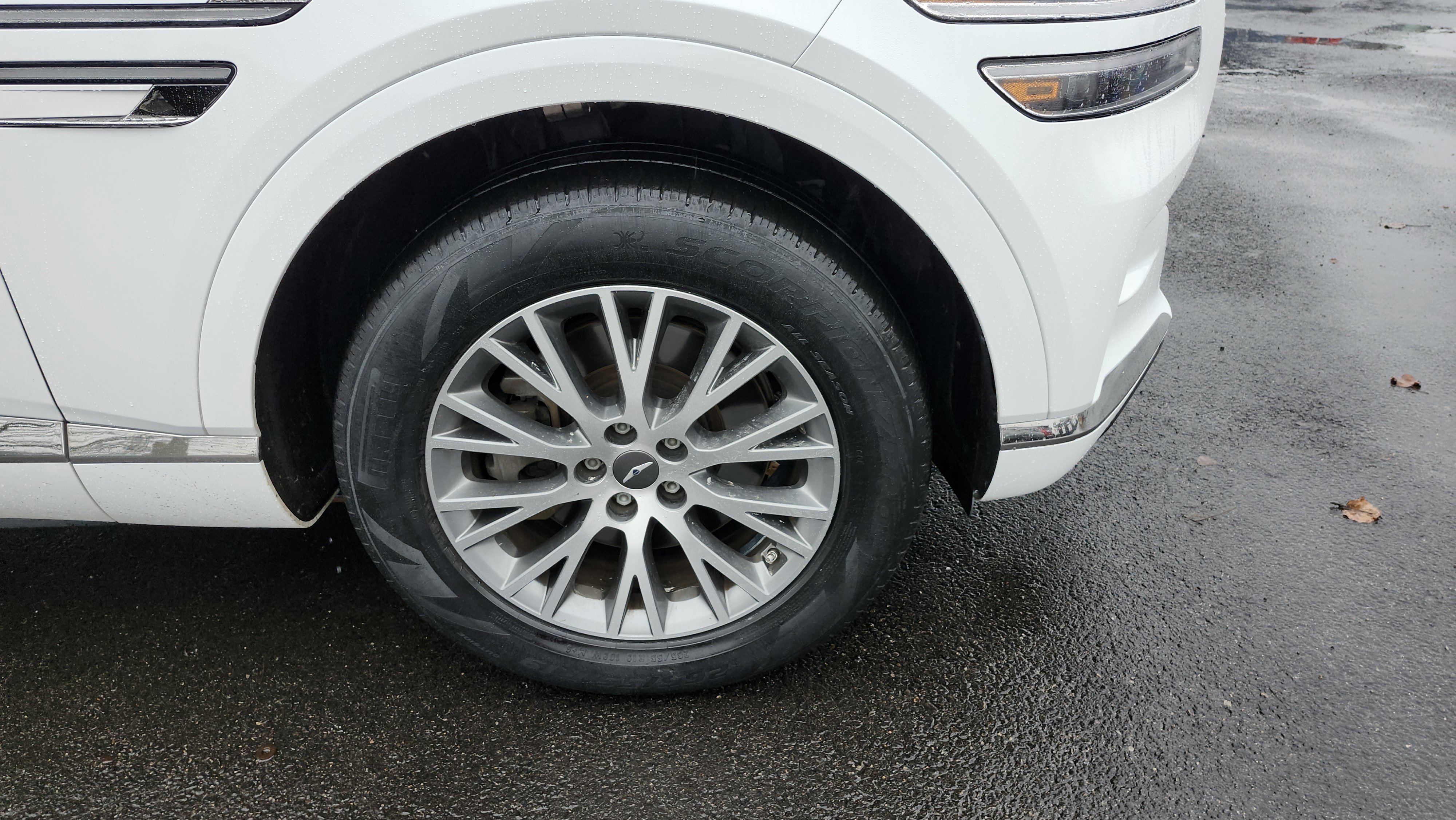 Used 2024 Genesis GV80 2.5T image 13