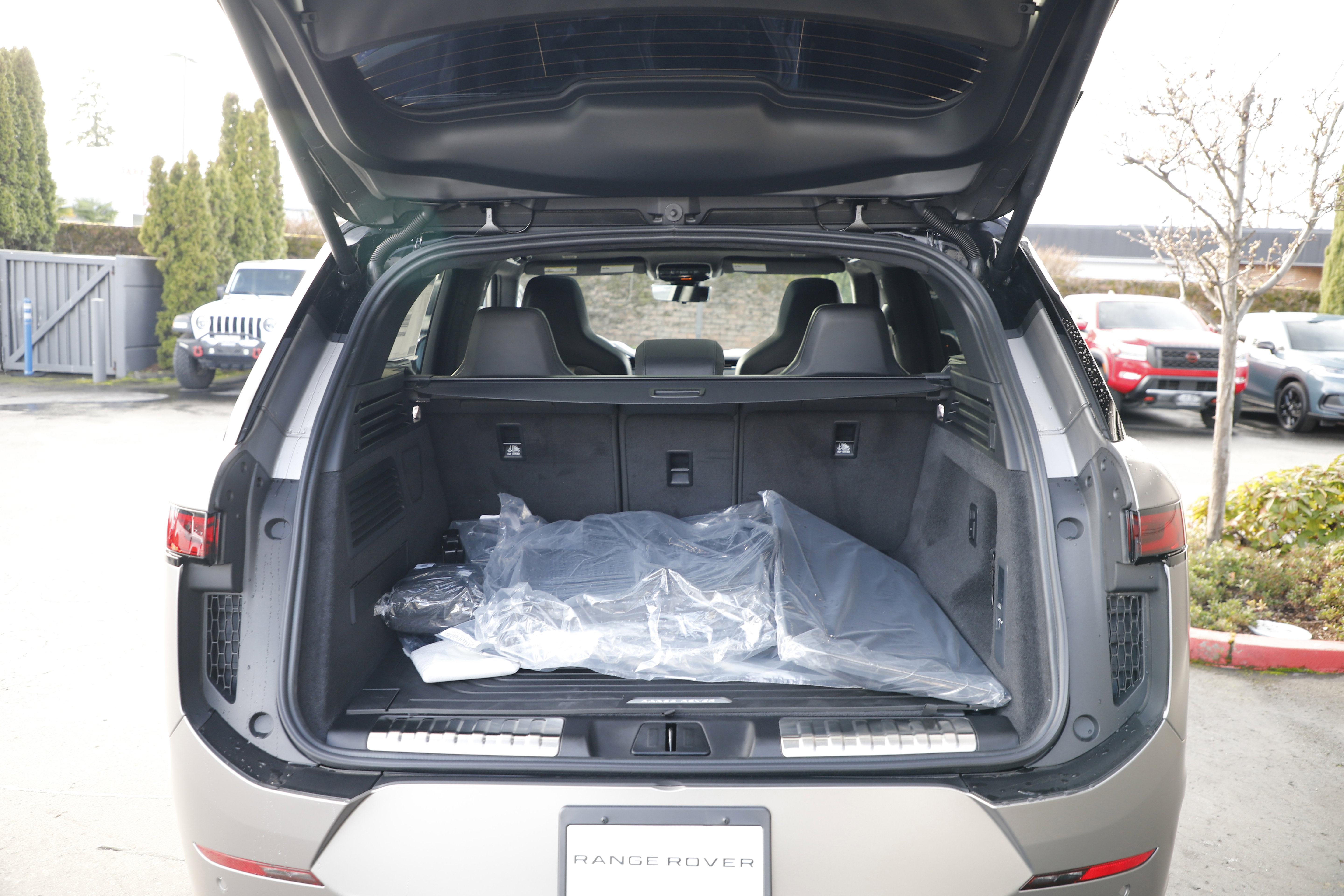 Certified 2025 Land Rover Range Rover Sport S image 12