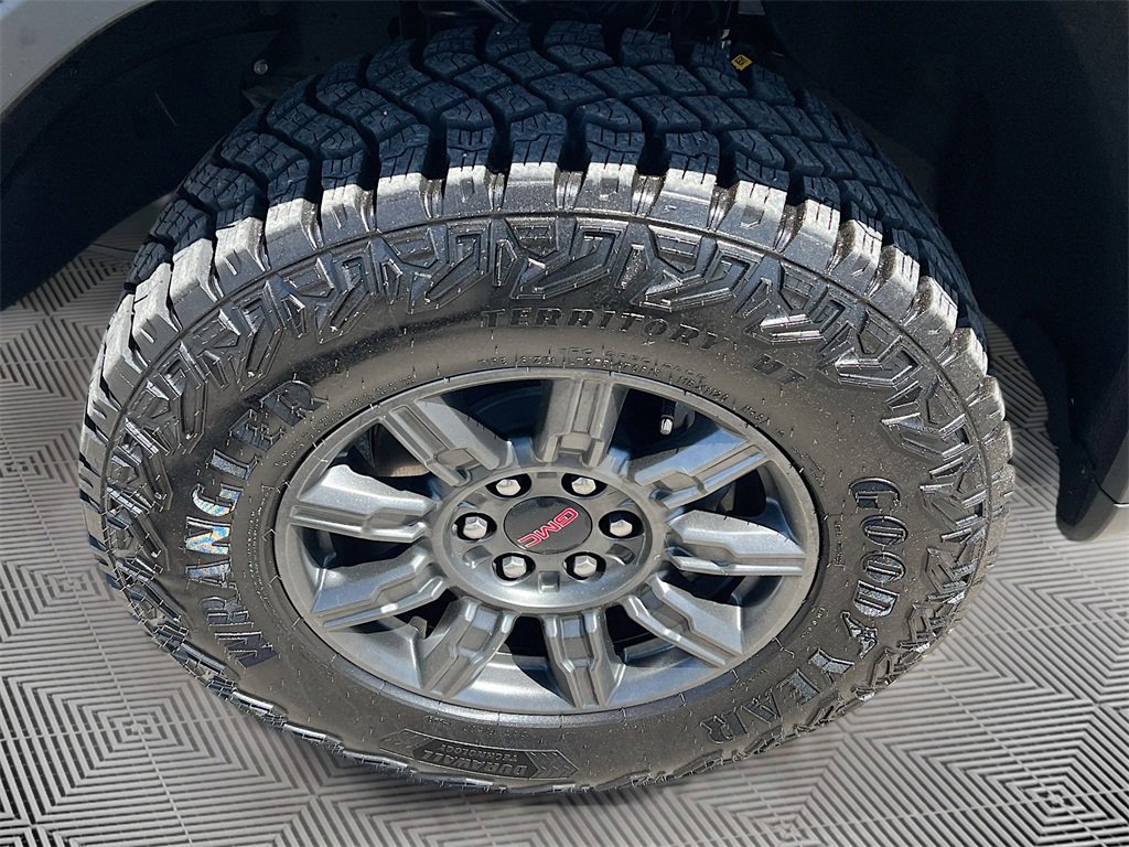 Used 2024 GMC Sierra 1500 AT4X image 32