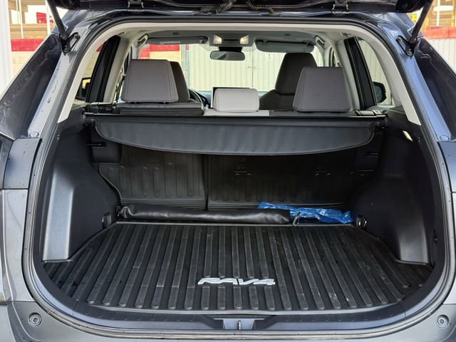 Used 2024 Toyota RAV4 XLE image 32
