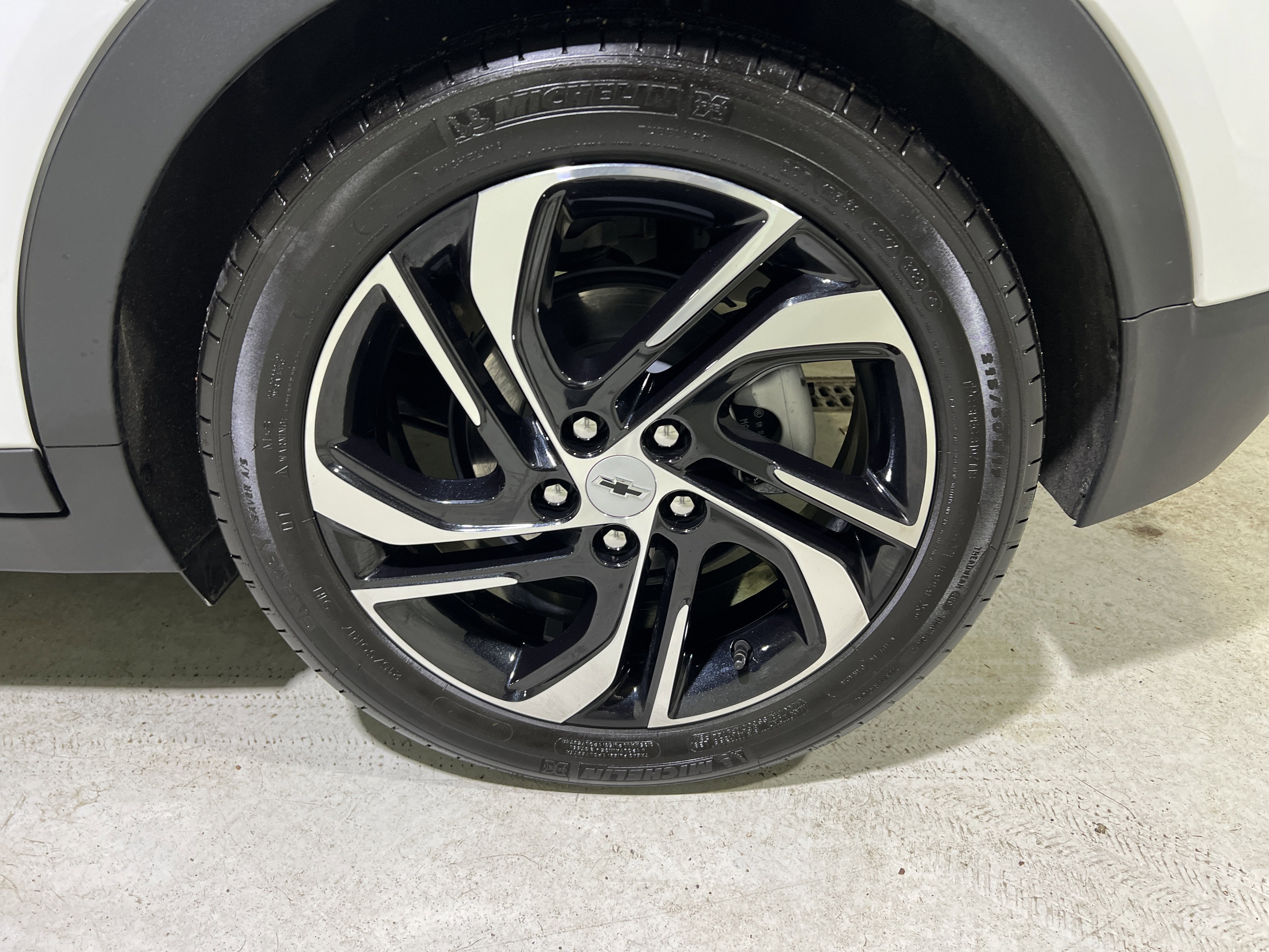 Certified 2023 Chevrolet Bolt LT w/ Infotainment Package image 13