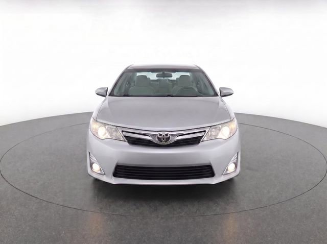 Used 2013 Toyota Camry XLE w/ Leather Pkg FWD image 2