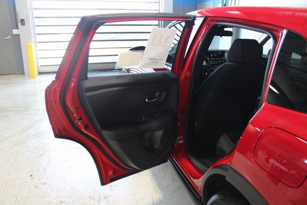 Certified 2025 Honda HR-V Sport image 15