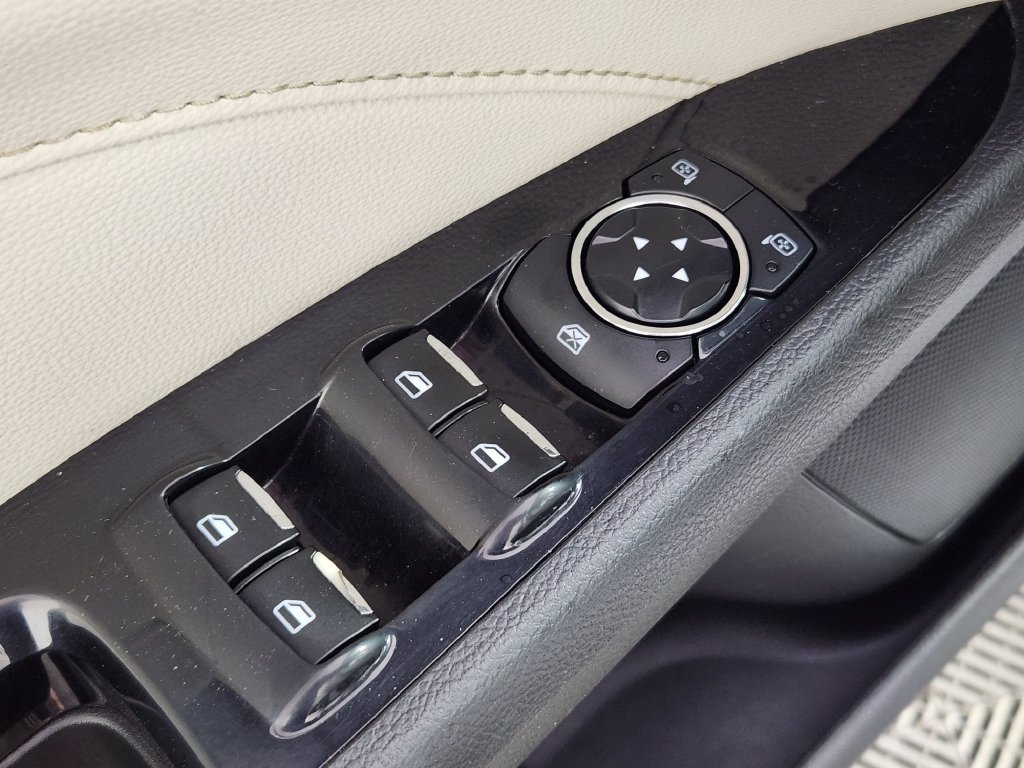 Used 2015 Ford Fusion Titanium FWD image 17