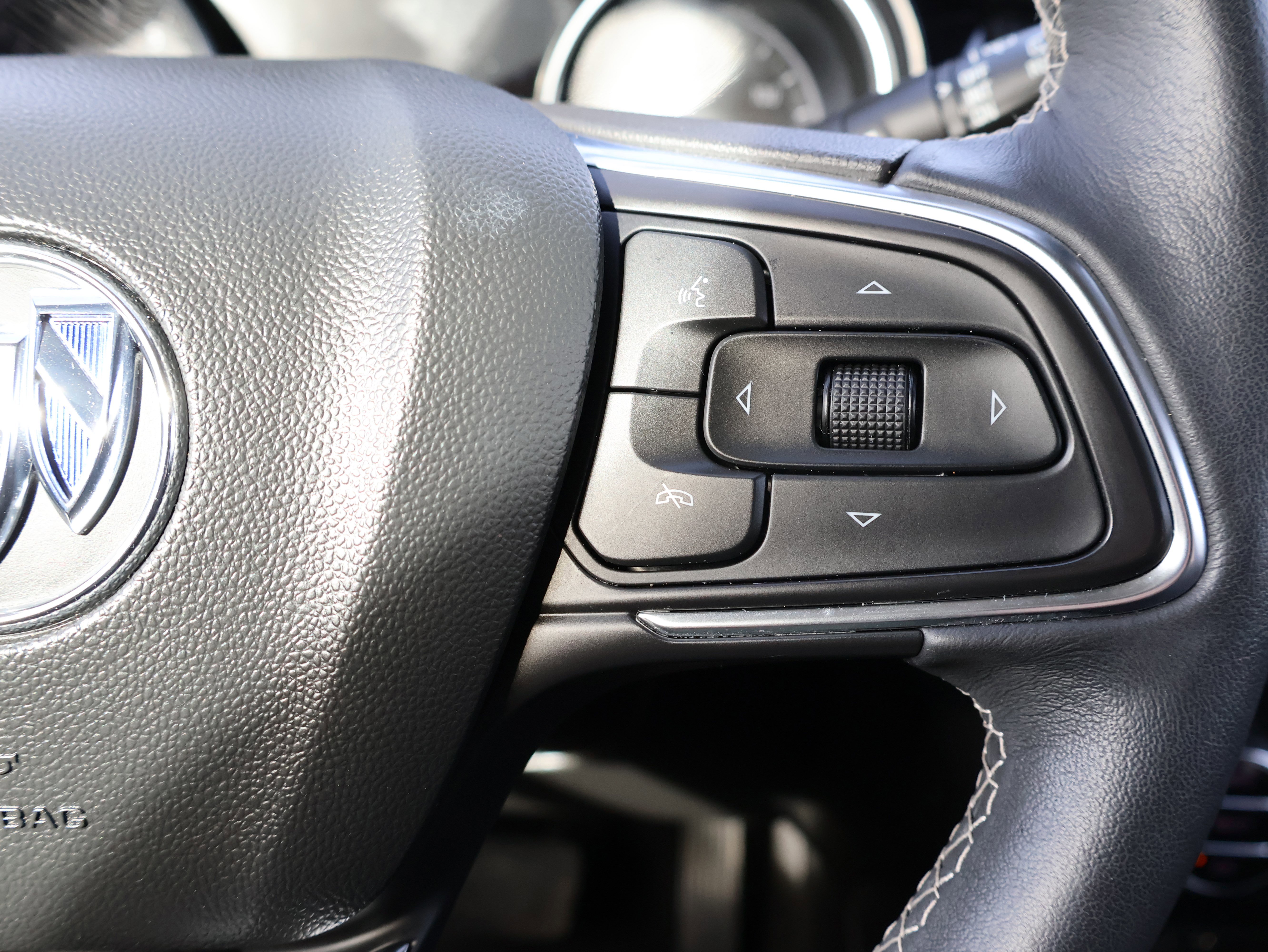 Used 2022 Buick Encore GX Essence w/ Advanced Technology Package image 33