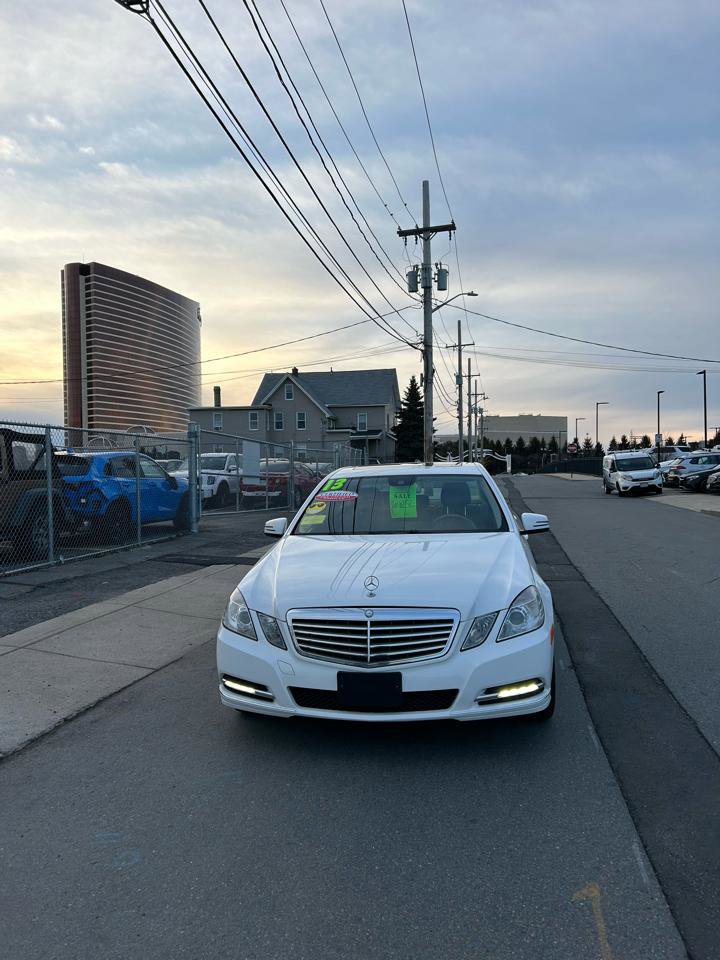 Used 2013 Mercedes-Benz E 350 4MATIC Sedan image 4