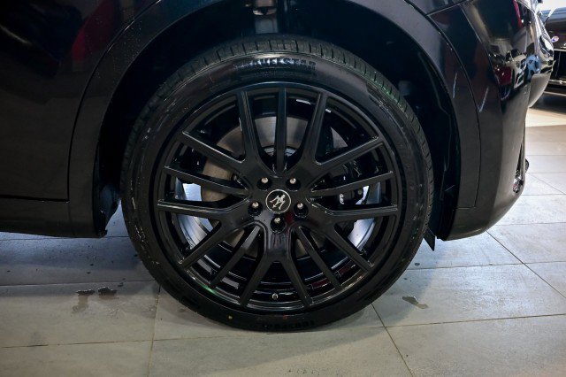Used 2022 Maserati Levante Modena AWD/4WD image 41
