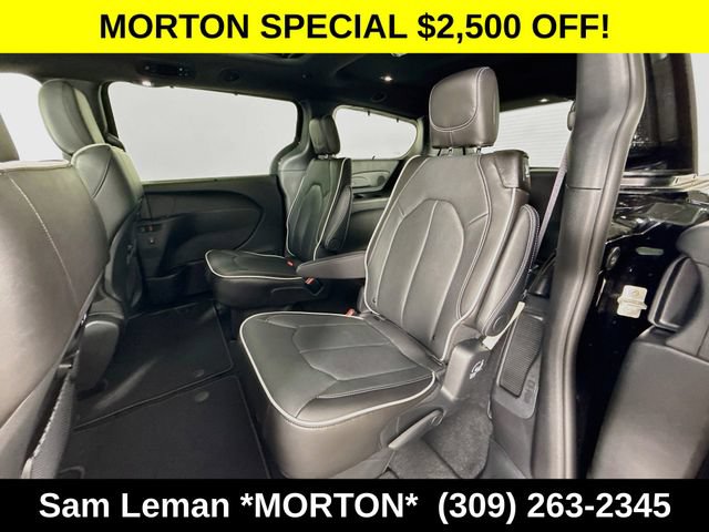 New 2027 Chrysler Pacifica Limited w/ Family Tech Group AWD/4WD image 26