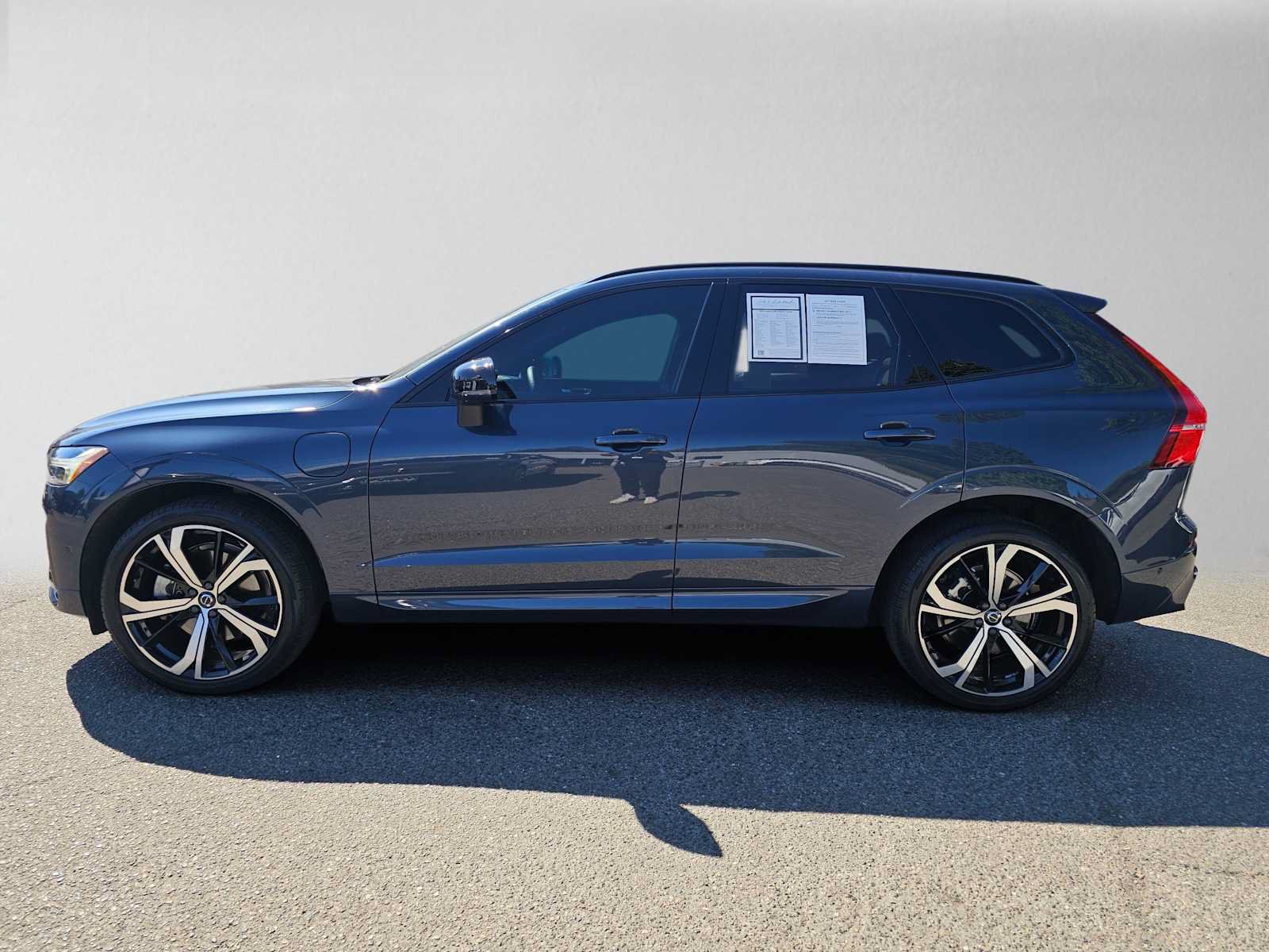 Used 2025 Volvo XC60 T8 Ultra w/ Climate Package AWD/4WD image 6