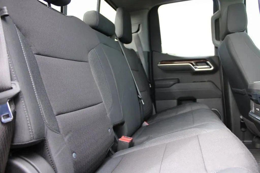 New 2025 GMC Sierra 1500 Elevation image 24