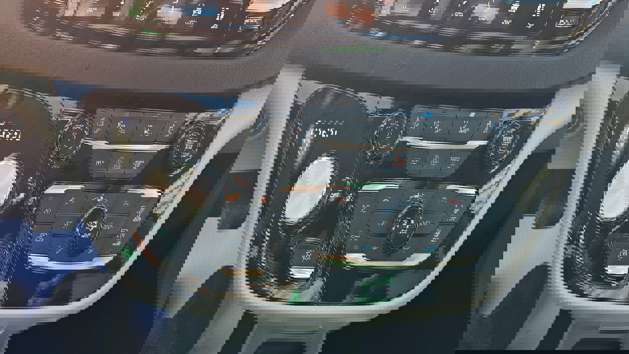 Used 2024 Chrysler Pacifica Touring-L image 31