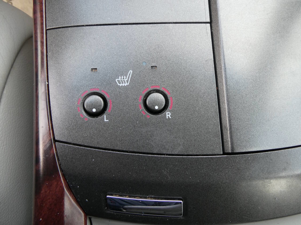 Used 2011 Toyota Avalon image 20