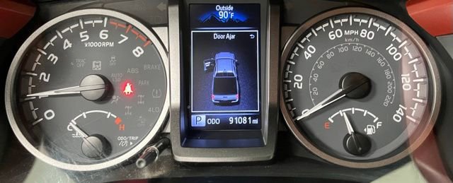 Used 2020 Toyota Tacoma TRD Off-Road w/ Technology Package AWD/4WD image 13