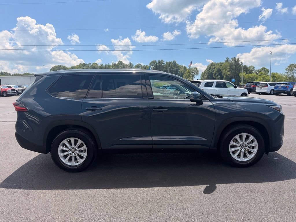 Used 2025 Toyota Grand Highlander AWD image 11