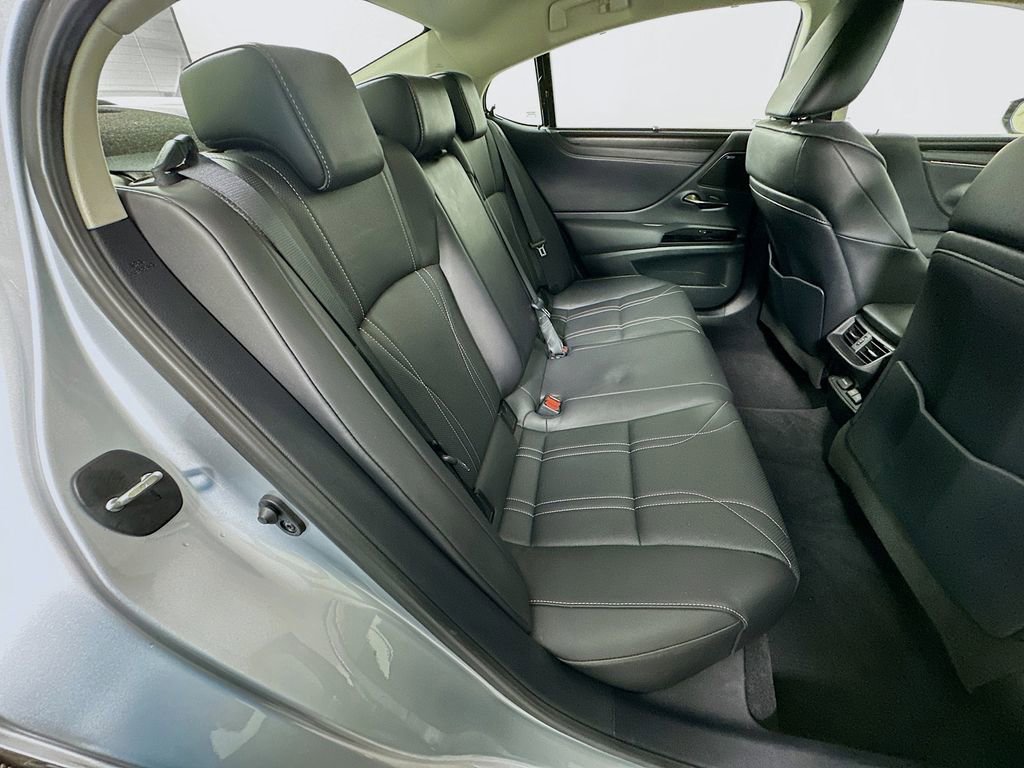 Used 2024 Lexus ES 350 Ultra Luxury w/ Accessory Package (Z2) image 28