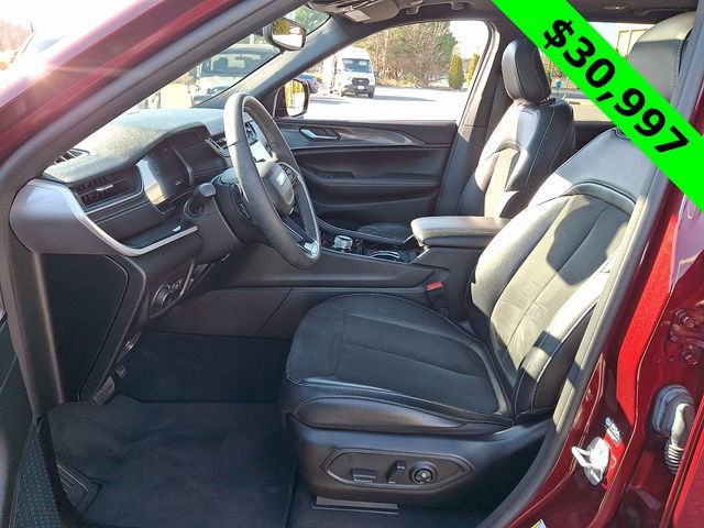 Used 2023 Jeep Grand Cherokee Altitude image 14