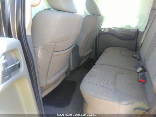 Used 2021 Nissan Frontier SV w/ Midnight Edition Floor Mats image 13
