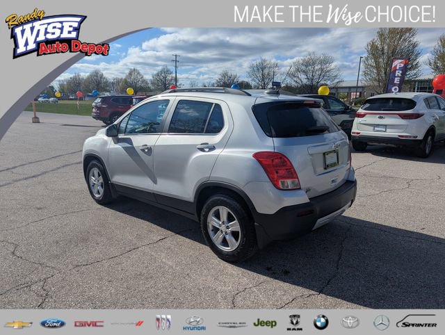 Used 2016 Chevrolet Trax LT w/ LT Sun and Sound Package FWD image 5