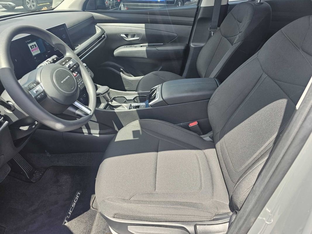 Used 2025 Hyundai Tucson SE image 9