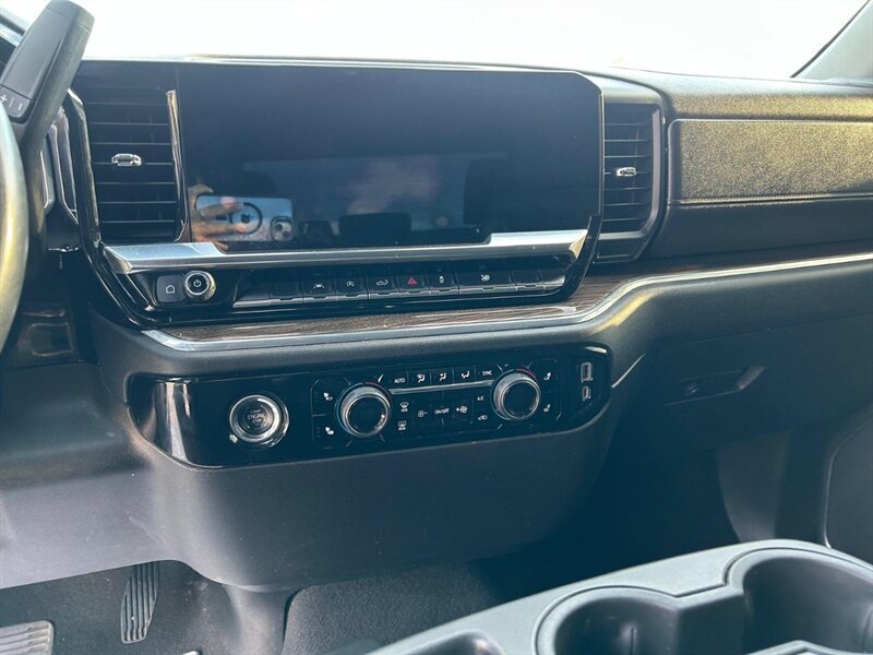Used 2023 Chevrolet Silverado 1500 LT RWD image 40