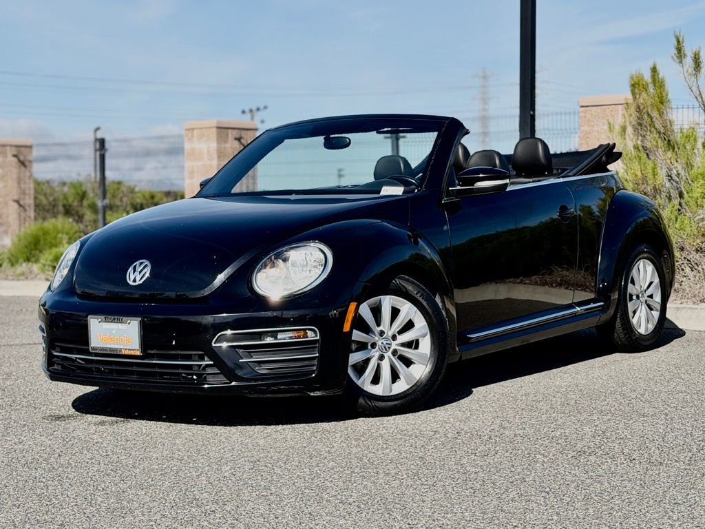 Used 2018 Volkswagen Beetle 2.0T S FWD image 2