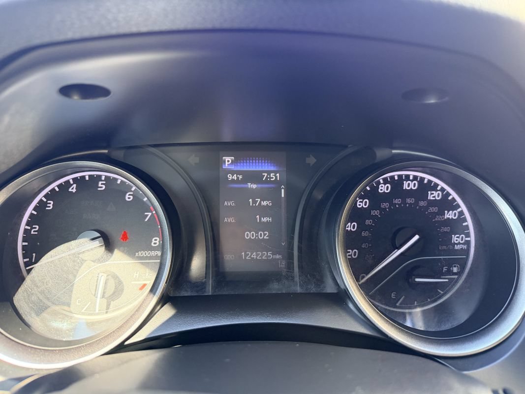 Used 2021 Toyota Camry SE FWD image 18