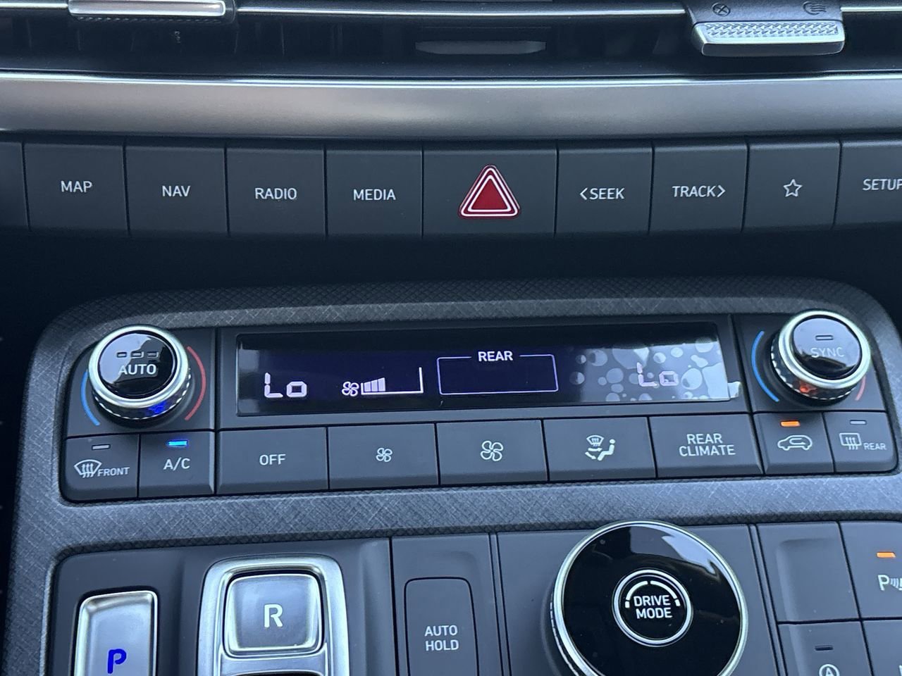 Used 2023 Hyundai Palisade Limited w/ Cargo Package image 18