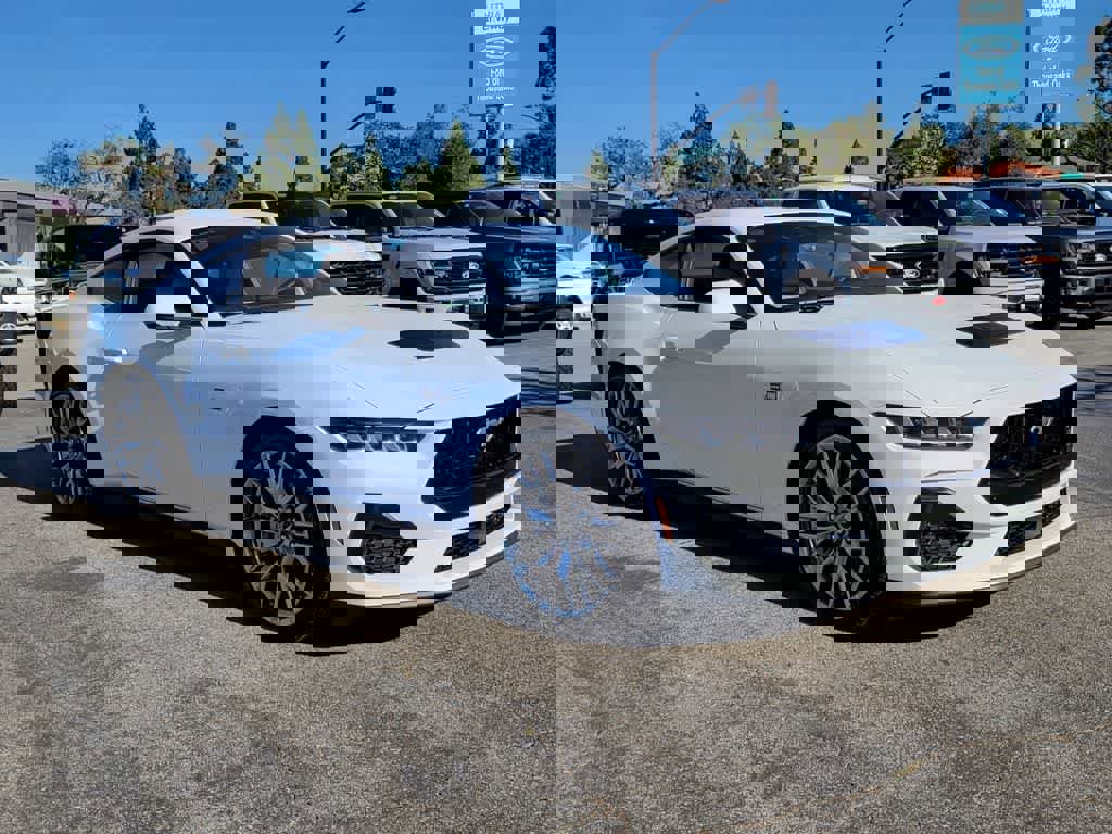 Used 2025 Ford Mustang GT Premium image 9