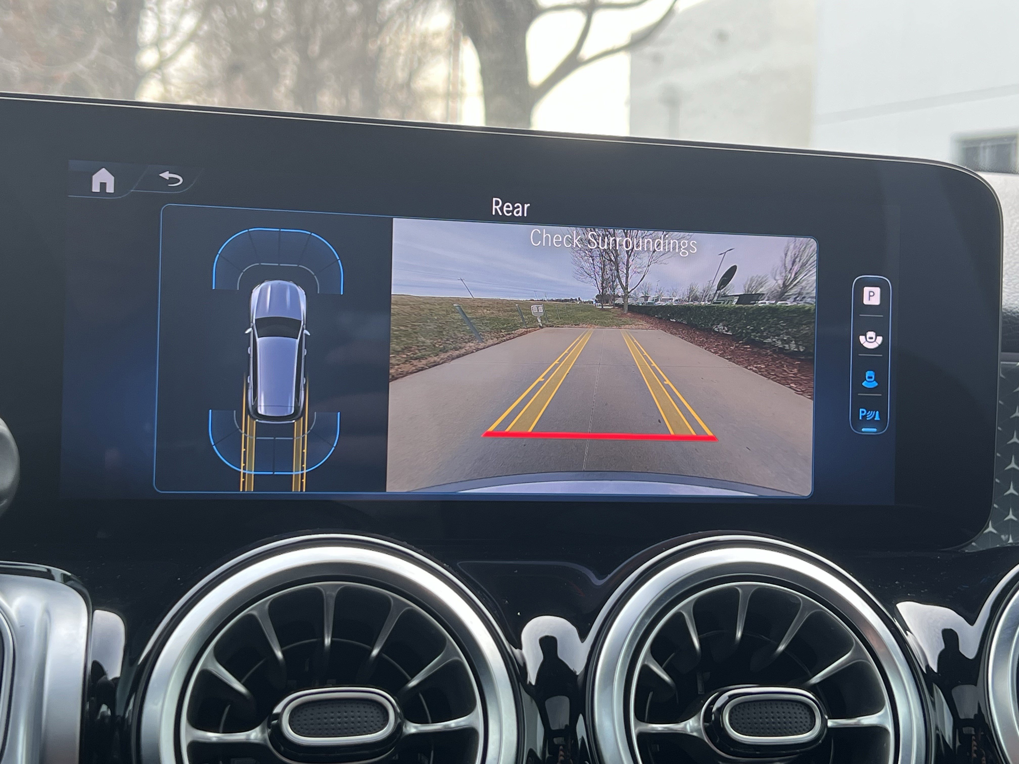 Used 2024 Mercedes-Benz GLB 250 4MATIC image 25