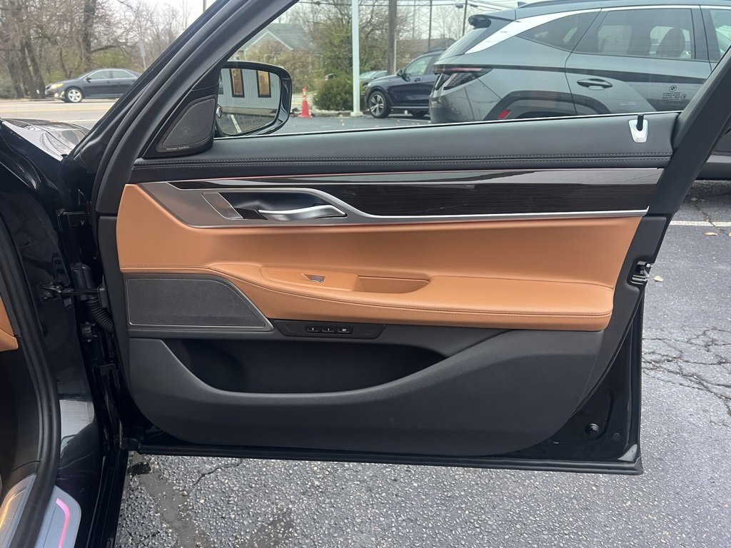 Used 2022 BMW 740i xDrive w/ Luxury Rear Seating Package image 44