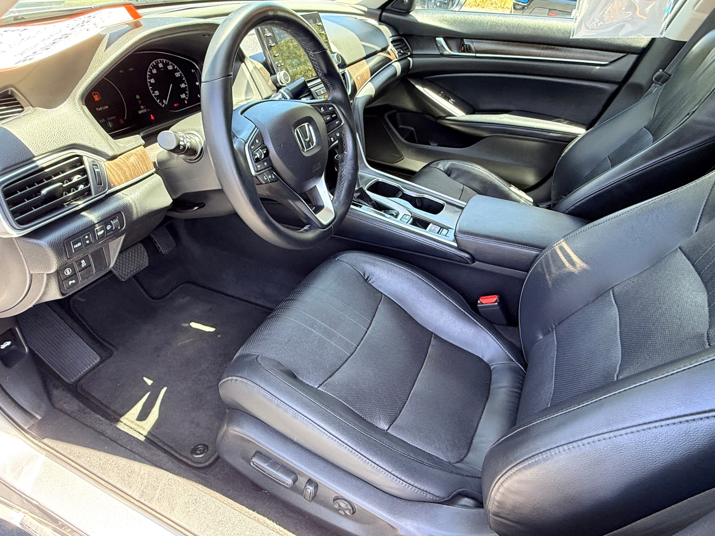 Used 2018 Honda Accord Touring image 12